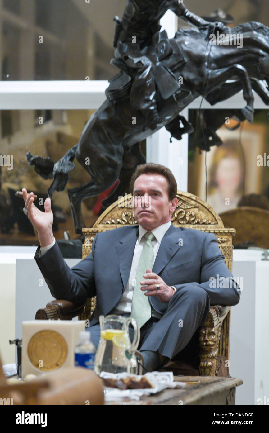 SANTA MONICA CA. - Acteur/gouverneur Arnold Schwarzenegger d'être interviewé à Santa Monica, Californie le 31 janvier 2008. Banque D'Images