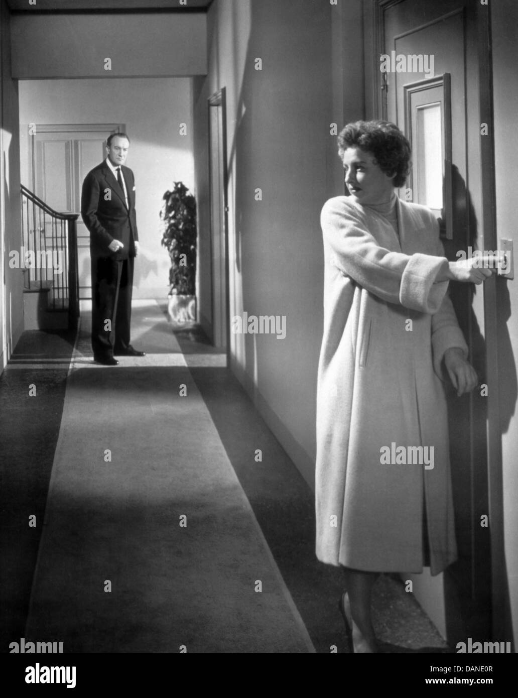 Témoin d'un meurtre (1954) GEORGE SANDERS, Barbara Stanwyck, ROY ROWLAND (DIR) WITM 001 Banque D'Images