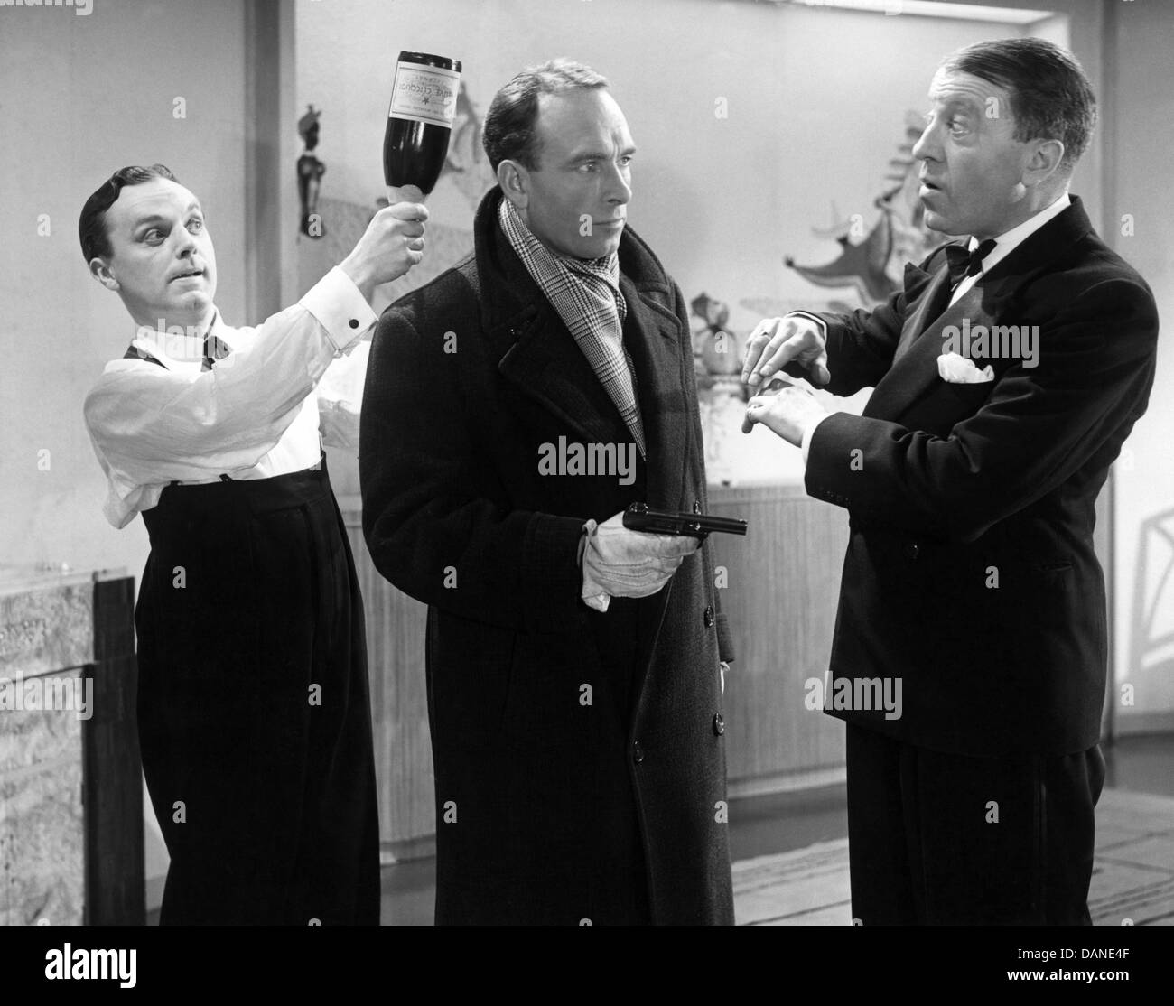 TIME FLIES (1944) TOMMY HANDLEY, WALTER FORDE (DIR) TMFL 004 Banque D'Images