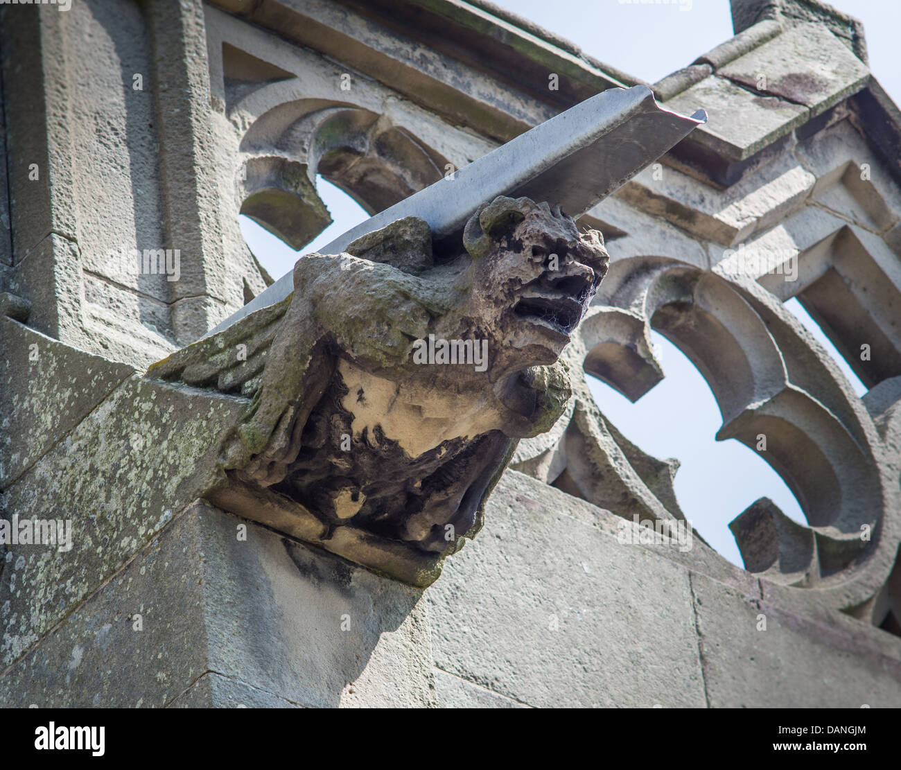 Gargouille sur un toit de l'église près de Shrewsbury Shropshire Banque D'Images