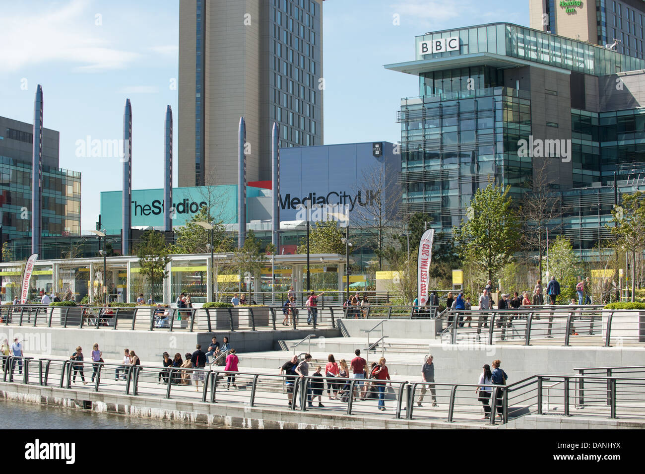 Media City à Salford, Manchester baignée de soleil Banque D'Images