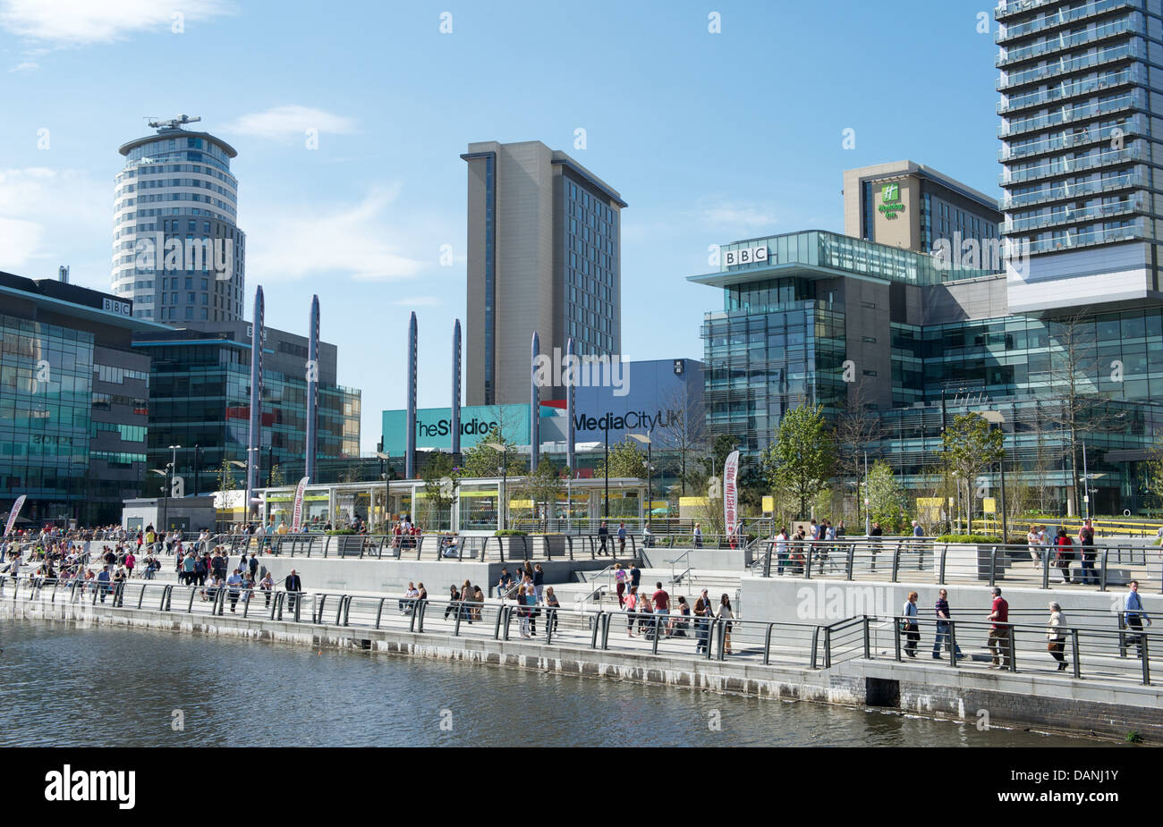 Media City à Salford, Manchester baignée de soleil Banque D'Images