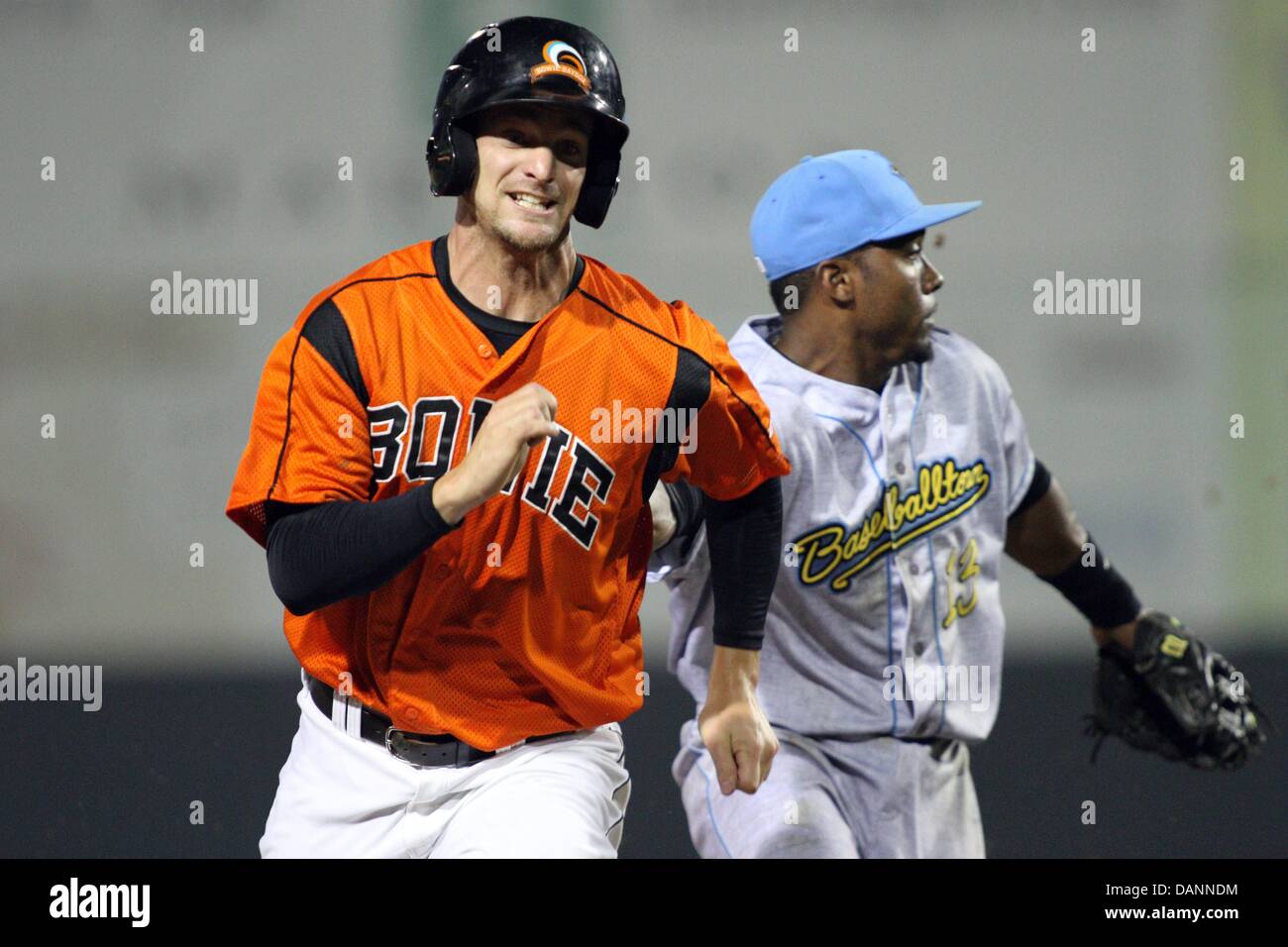 28 mai 2013 - Bowie, Maryland, United States - Juillet 17, 2013 : perspective Des Orioles de Baltimore, Caleb Joseph dans l'action pour les Baysox de Bowie à Prince George's Stadium de Bowie, Maryland. Daniel Kucin Jr./CSM Banque D'Images