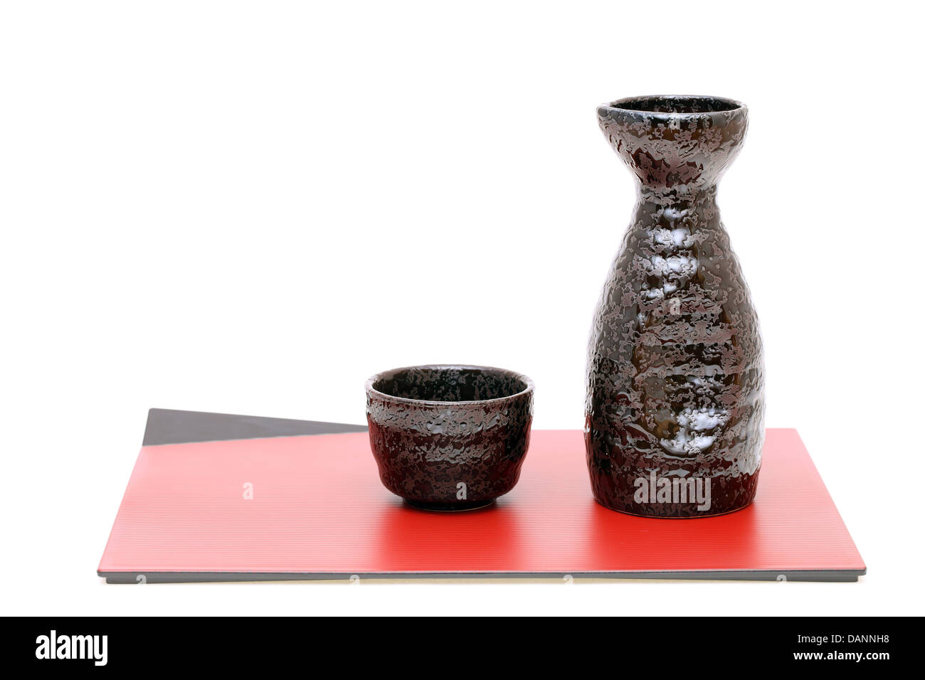 Souci de tasse traditionnelle japonaise et bouteille Banque D'Images