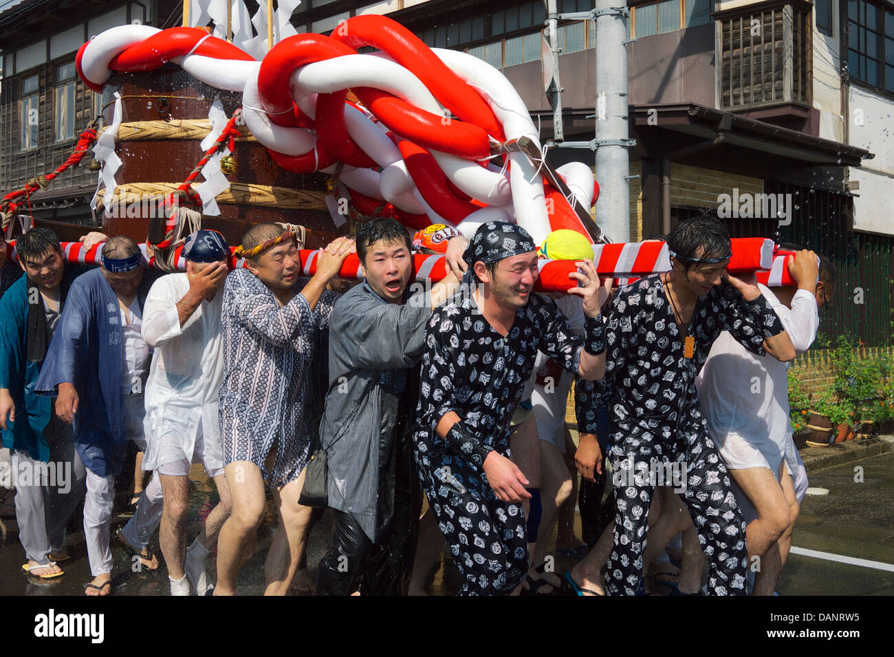 Shimizu Fête de l'eau à Misato La préfecture d'Akita au Japon durant l'été Banque D'Images