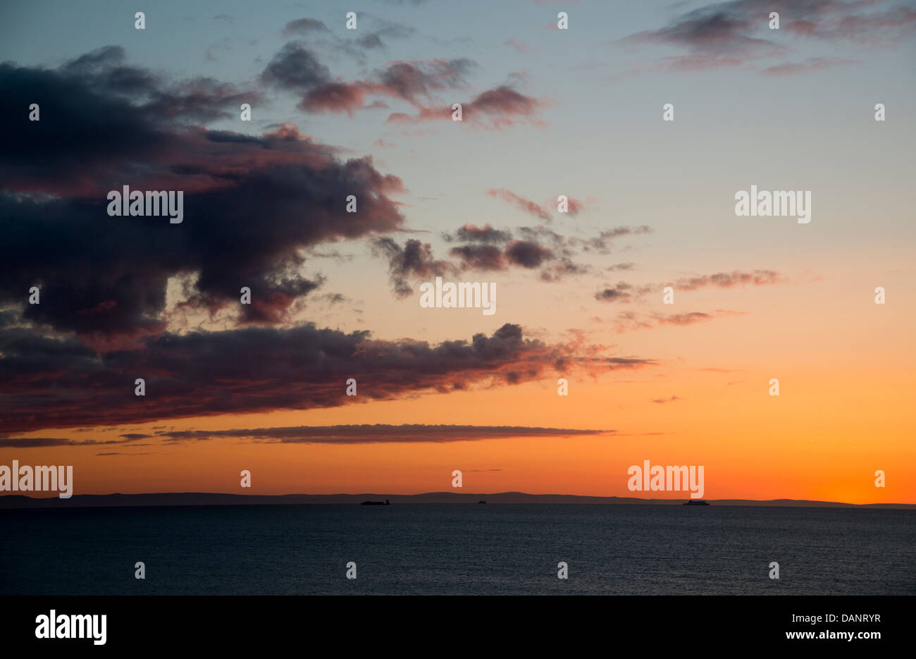 Vue du coucher de soleil, d'Killantringan, Dumfries et Galloway, Écosse Banque D'Images