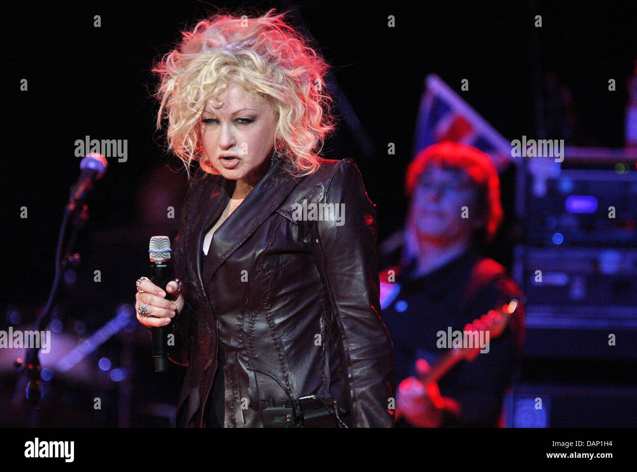 Chant cyndi lauper Banque de photographies et d’images à haute