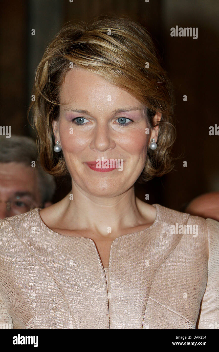 La Princesse Mathilde de Belgique assister à l'ouverture de l'exposition d'été du Palais Royal ''Science du palace'' à Bruxelles, Belgique, 20 juillet 2011. L'exposition est de montrer la science et de la technologie de la Belgique. Les visiteurs peuvent également se promener dans le palais royal. Photo : Patrick van Katwijk Banque D'Images