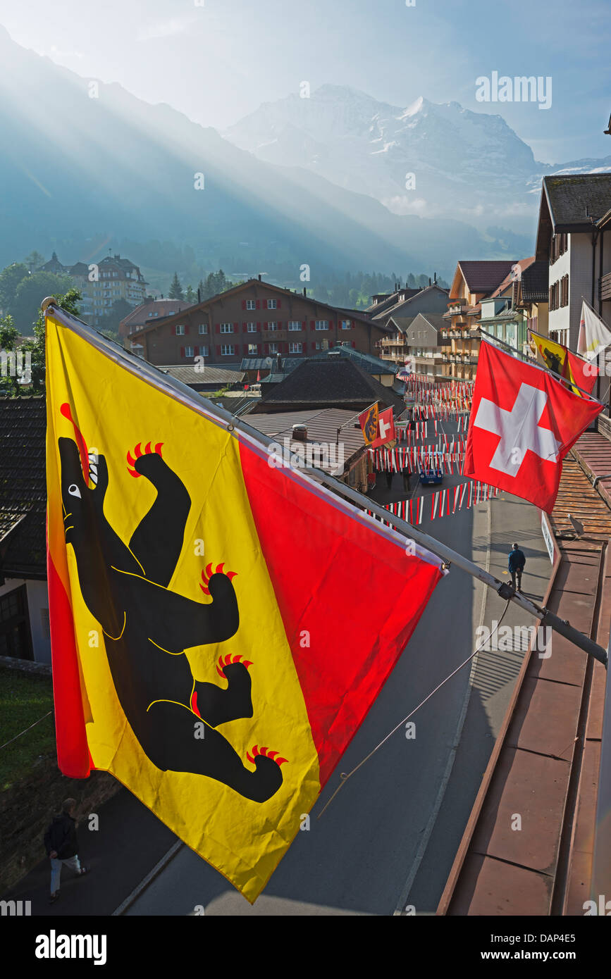 L'Europe, Alpes suisses, la Suisse, l'Oberland Bernois, l'Unesco, Wengen, drapeau régional Banque D'Images