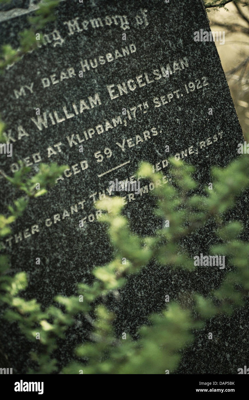 Tombstaone sur vieille tombe de l'époque de la ruée vers le diamant à la ferme Klipdam, Afrique du Sud Banque D'Images