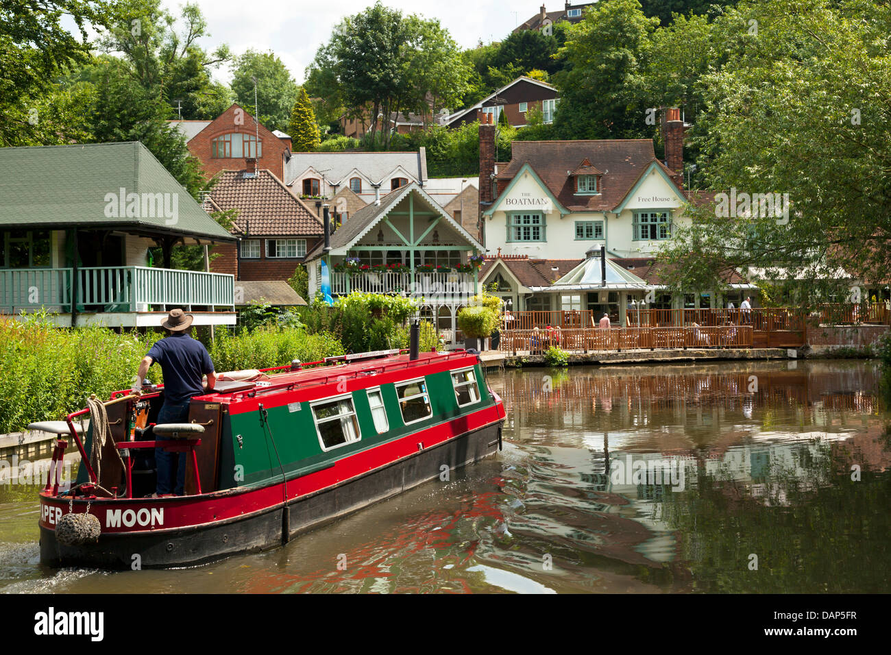 Bateau étroit canal sur la rivière Wey à Guildford Surrey Banque D'Images