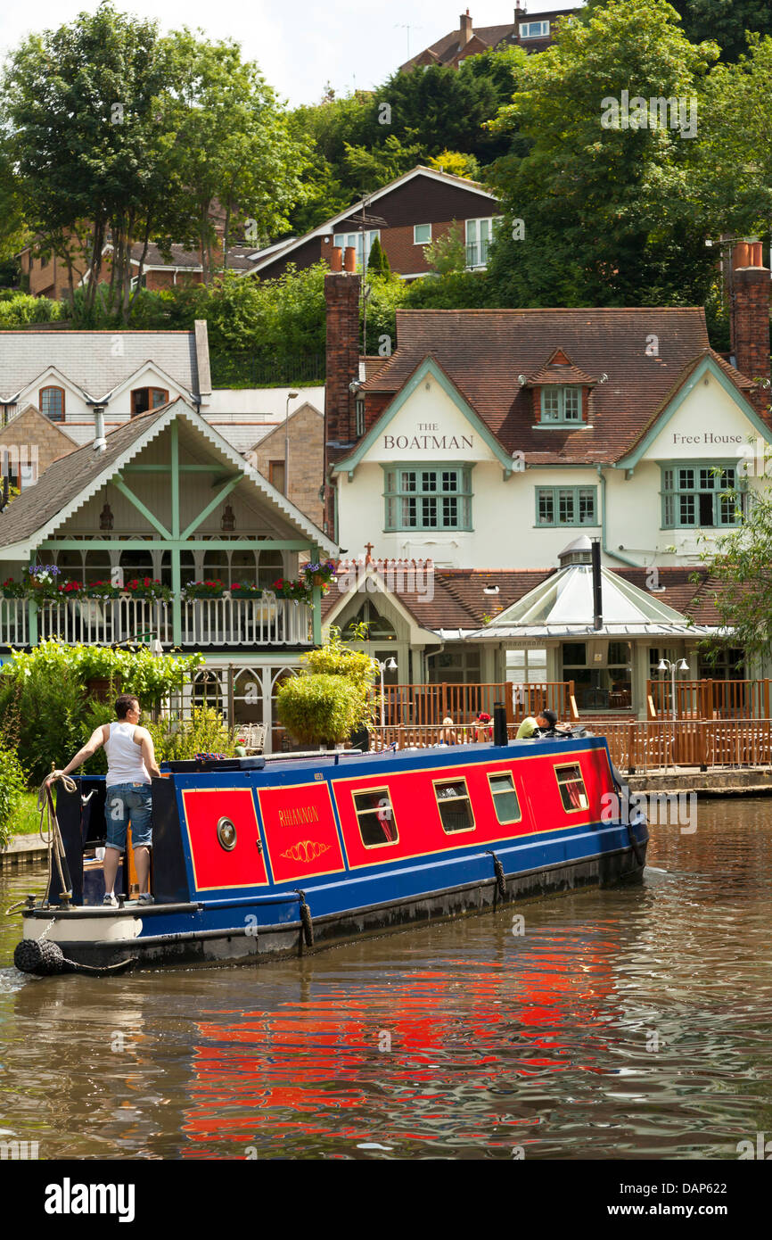 Croisières en bateau étroit canal de la rivière Wey à Guildford Surrey England Banque D'Images