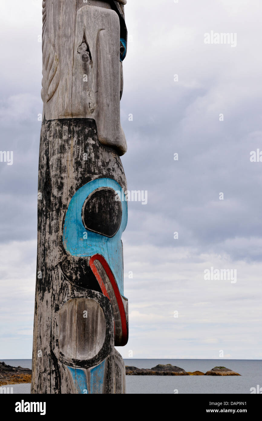 Mâts de façade au musée Haida Haida Gwaii Queen Charlotte Islands- Colombie-Britannique Canada Skidegate Banque D'Images