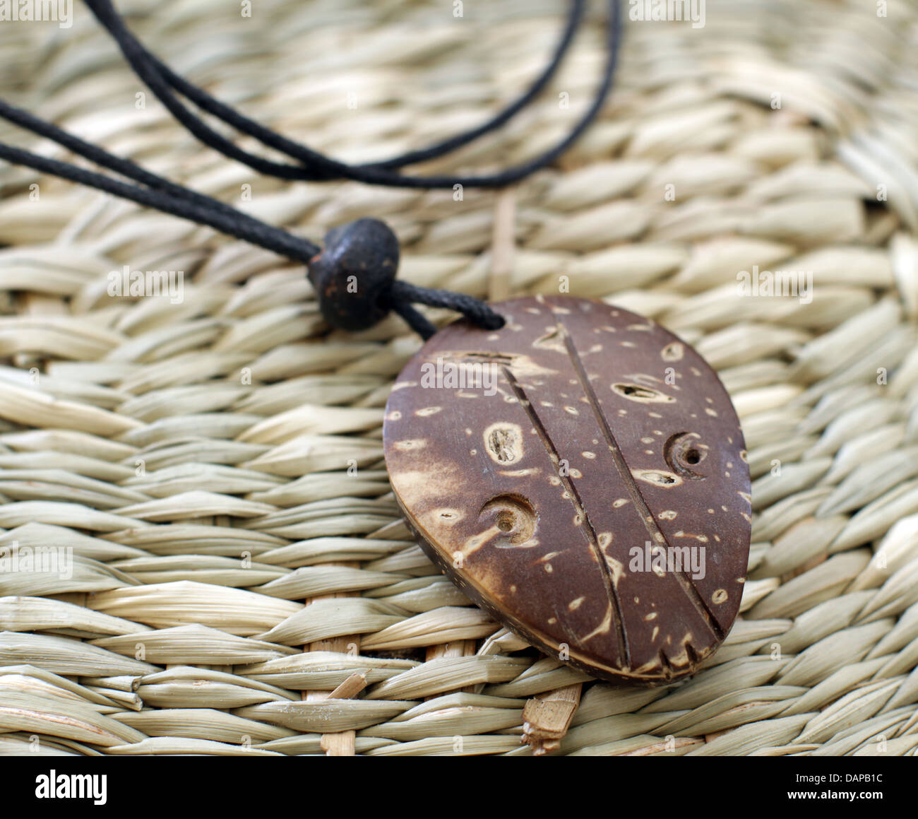 Amulette indienne magique en bois Photo Stock - Alamy