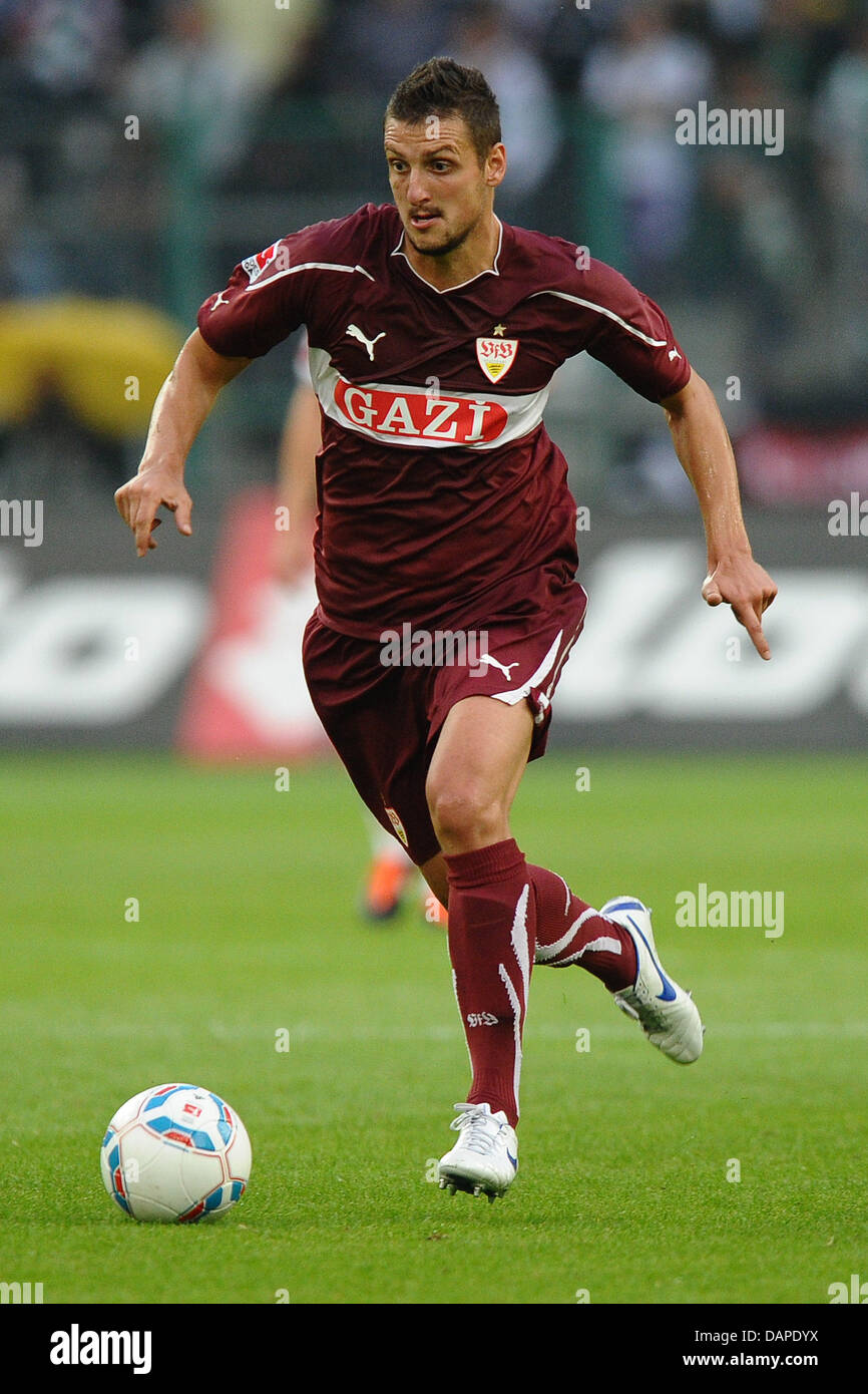 Stuttgart, Zdravko Kuzmanovic contrôle le ballon pendant le match de Bundesliga contre le VfB Stuttgart Borussia Moenchengladbach au Borussia Moenchengladbach en Parc, Allemagne, 13 août 2011. Photo : Revierfoto Banque D'Images