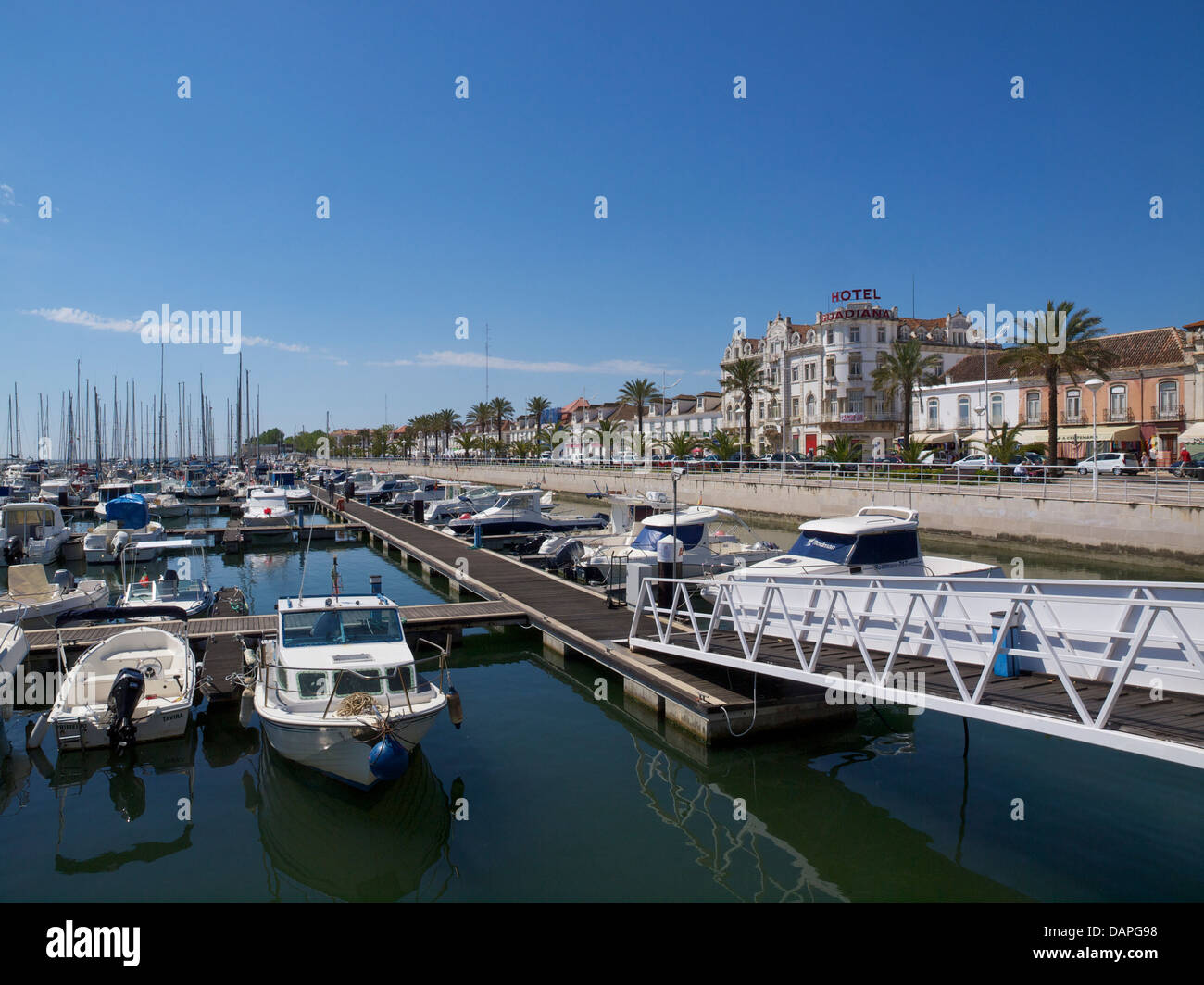 La marina de Vila Real de Santo Antonio, une ville du Portugal sur le Rio Guadiana, qui est la