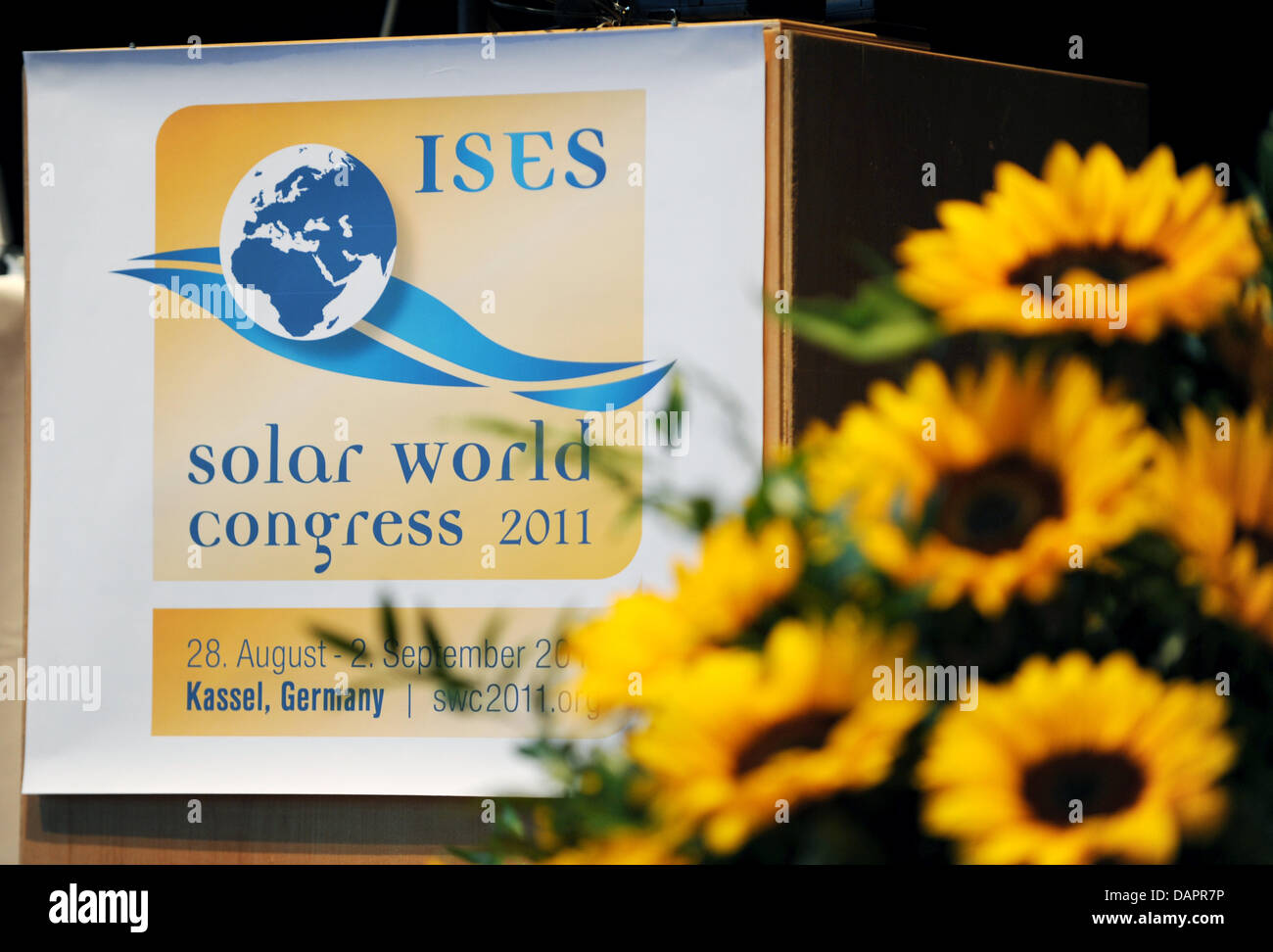 L'lecturn est vu lors d'une conférence de presse sur le Congrès mondial de l'énergie solaire à Kassel, Allemagne, 29 août 2011. Des centaines de scientifiques internationaux, les politiciens et les entrepreneurs devront répondre au congrès pour discuter de l'évolution. Photo : UWE ZUCCHI Banque D'Images