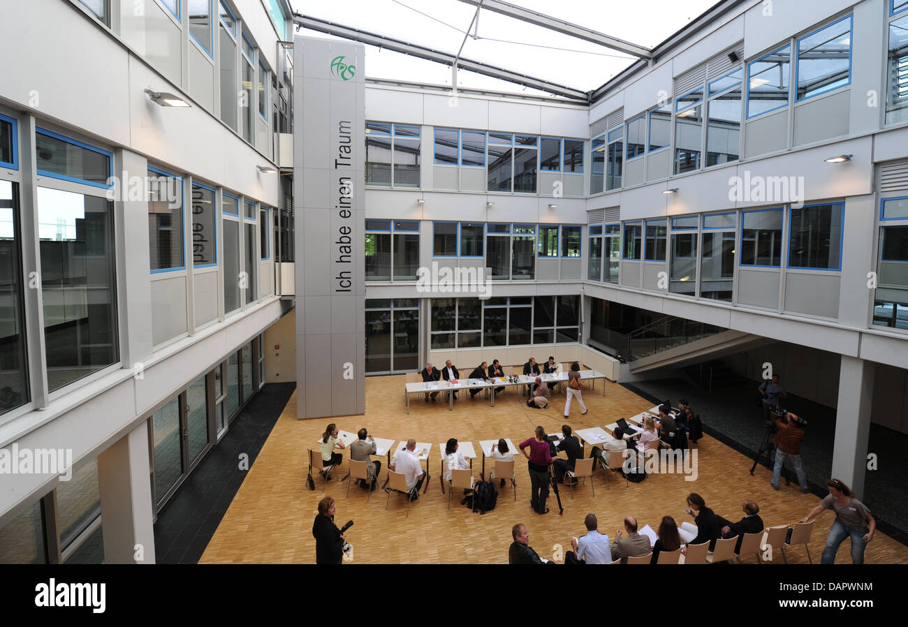 La devise de la communauté scolaire "Ich habe einen Traum' ('I have a dream') est écrit dans l'auditorium de l'étendue et nouvellement reconstruite dans l'école Albertville Winnenden, Allemagne, 02 septembre 2011. Après l'école avait quitté le bâtiment après une tuerie d'un élève, il sera de retour à son ancien emplacement au début de la nouvelle année scolaire. Photo : FRANZISKA KRAUFMANN Banque D'Images