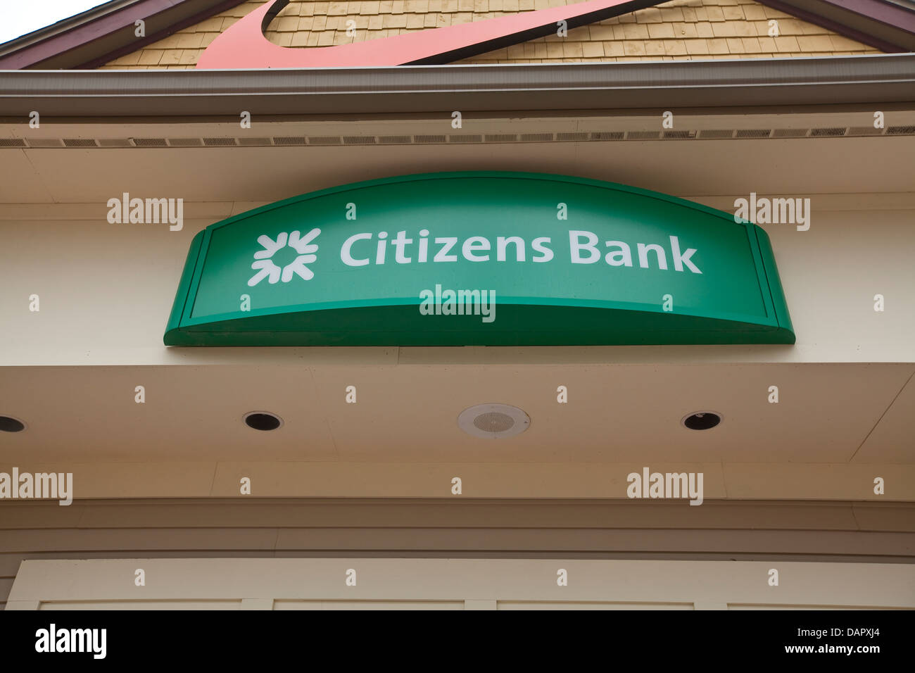Les citoyens d'une banque est photographié à l'Settlers' Green Outlet Village Banque D'Images
