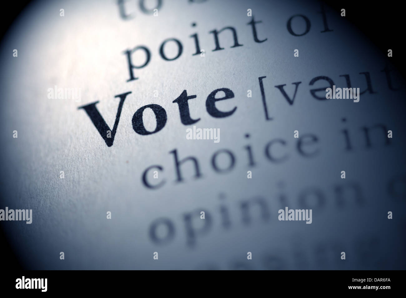 Faux dictionnaire, dictionnaire définition du mot vote. Banque D'Images