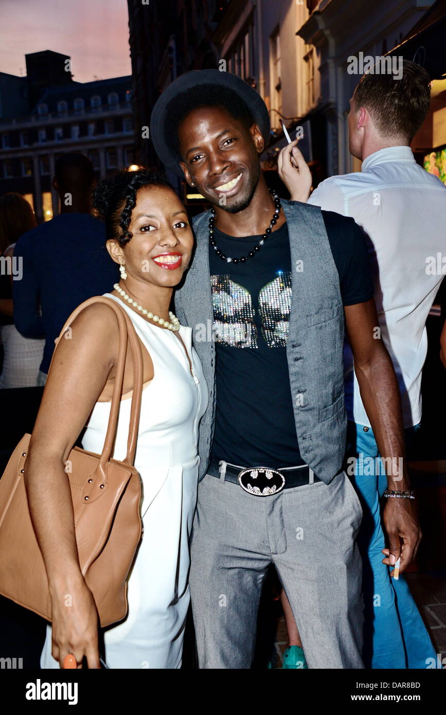 Londres, Royaume-Uni. 16 juillet, 2013. John Adeleye (Jnay) et Rochelle Elleh arriver au Celebrity Big Party à en Amika South Molton Street, Mayfair. Credit : Voir Li/Alamy Live News Banque D'Images