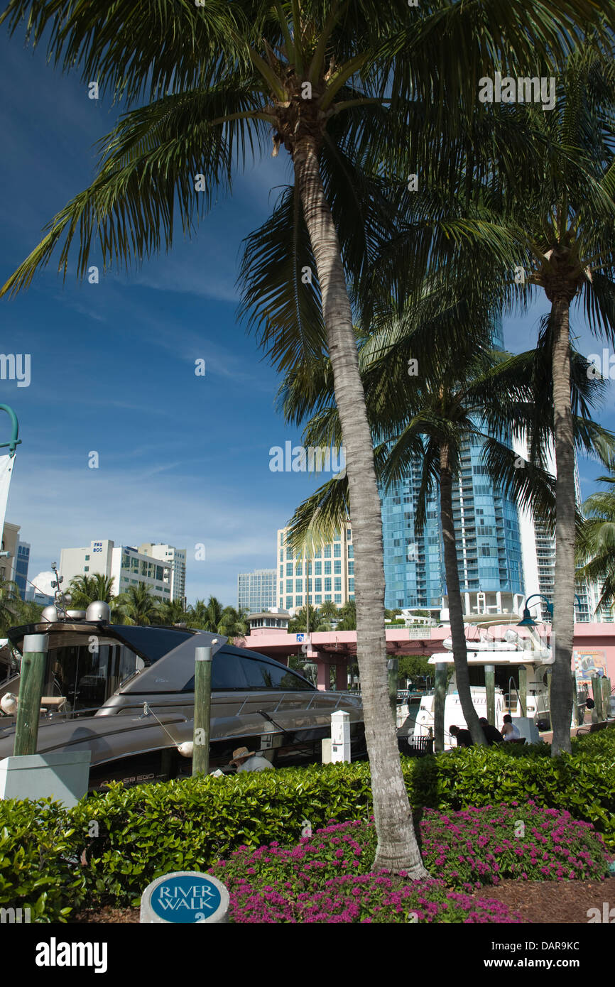 LAS OLAS RIVERFRONT SOUTH NEW RIVER PROMENADE CENTRE-VILLE DE FORT LAUDERDALE FLORIDA USA Banque D'Images