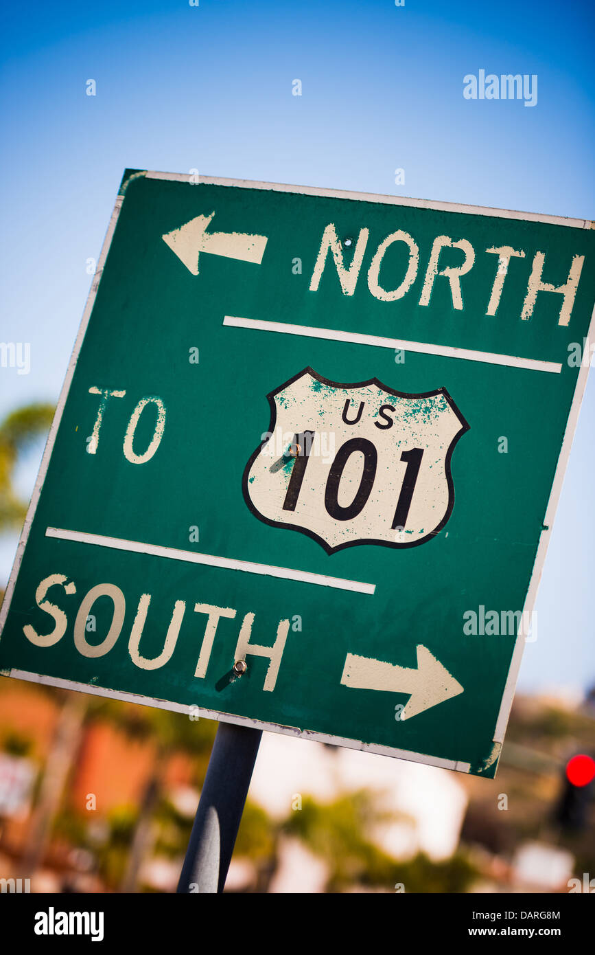 Un livre vert US 101 South highway sign background Banque D'Images