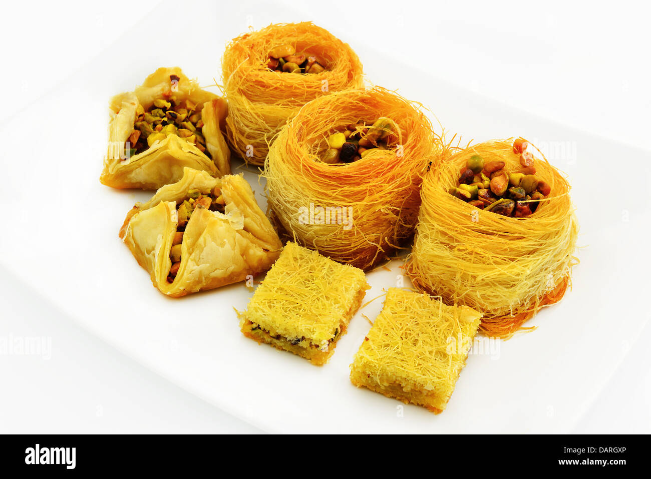 Choix de l'Arabe baklava aux pistaches. Dessert traditionnel arabe. Banque D'Images