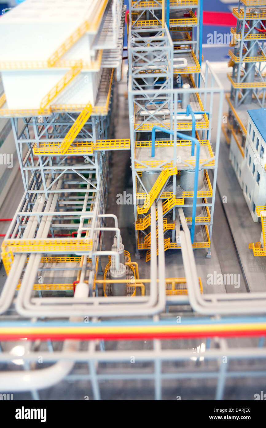 Ligne de production de la raffinerie Banque D'Images