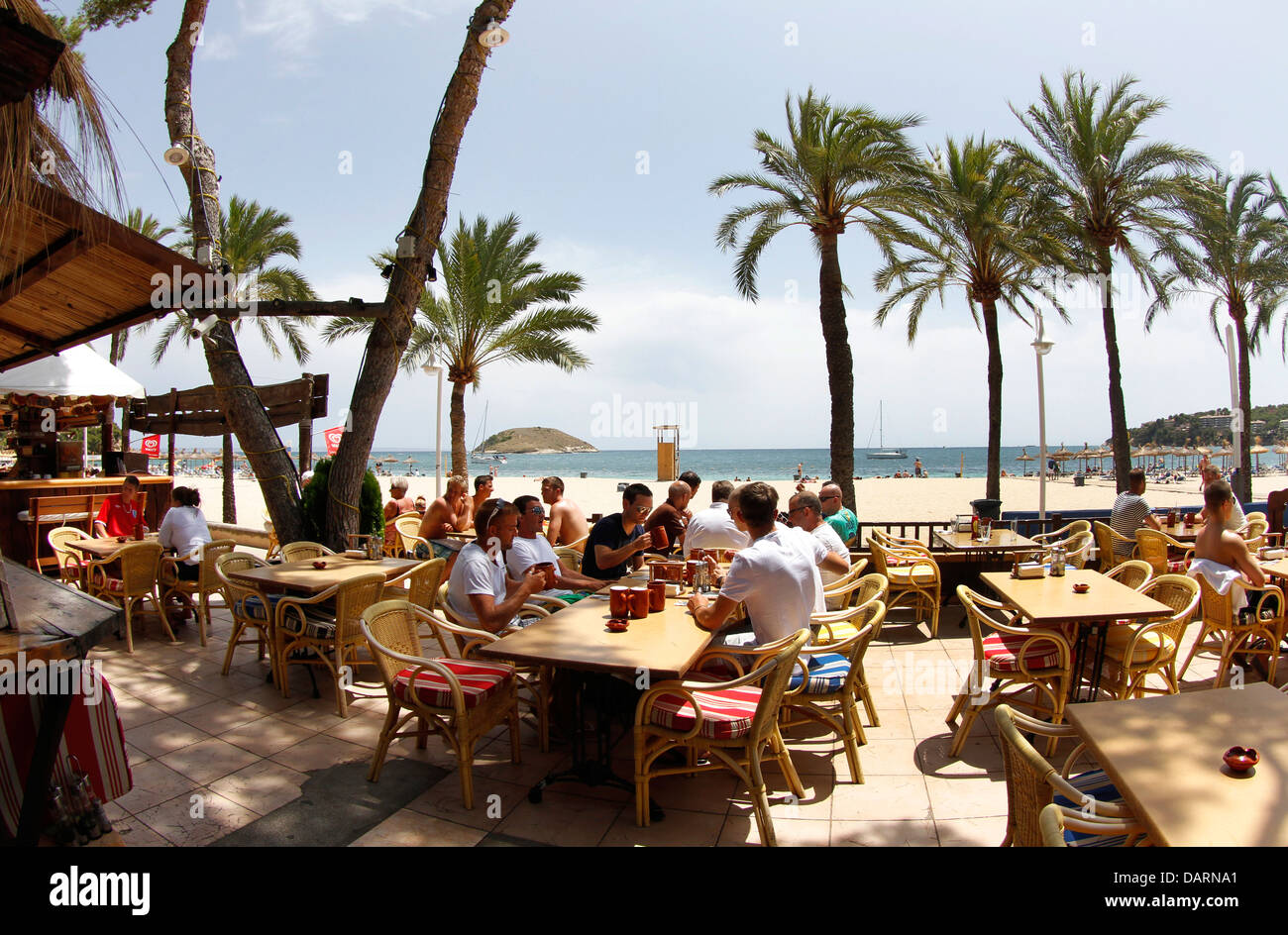 Restaurant et bar terrasse sur la plage de Magaluf, sur l'île espagnole