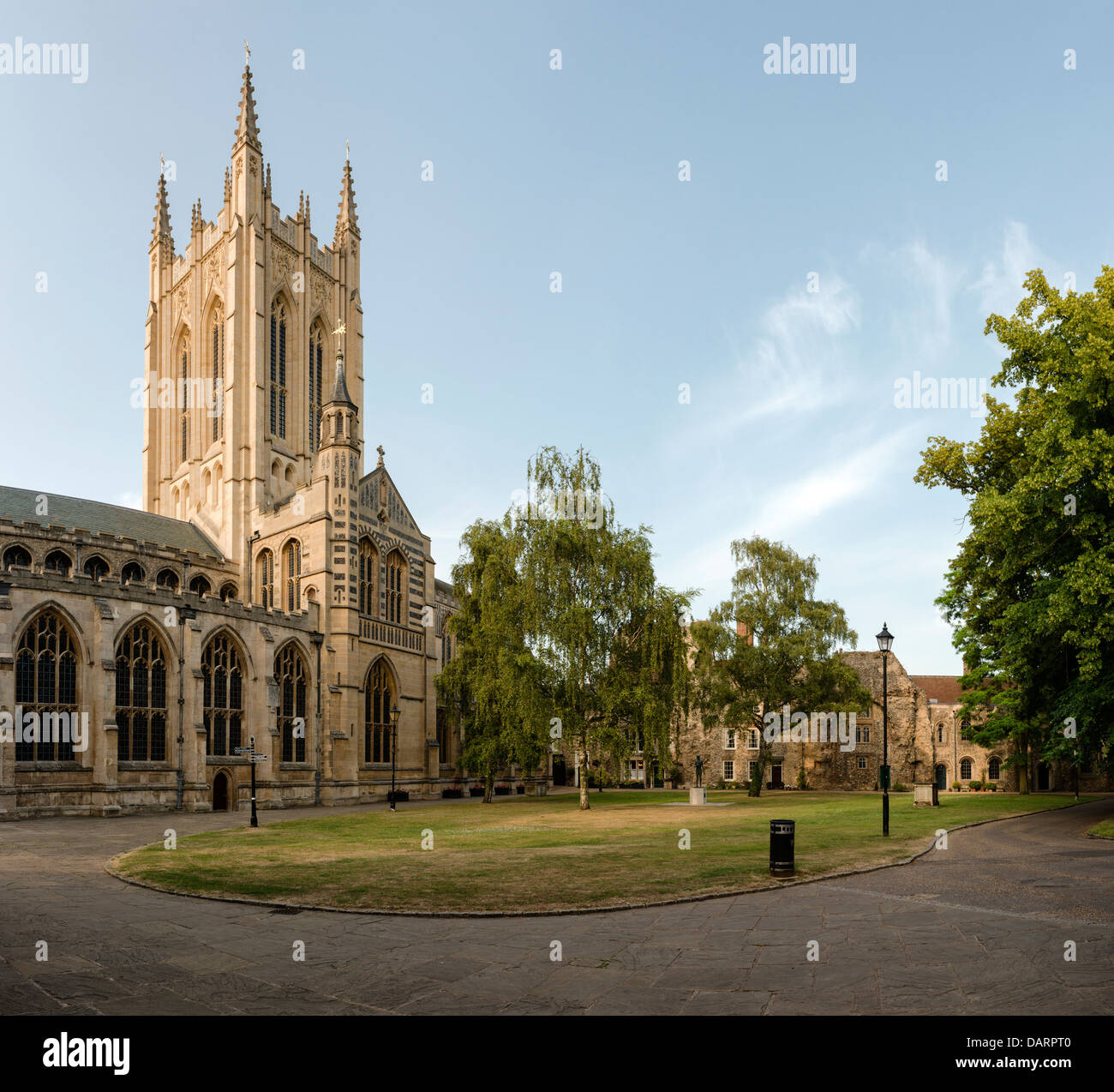 Cathédrale St Edmundsbury à partir de la Grande Cour Banque D'Images
