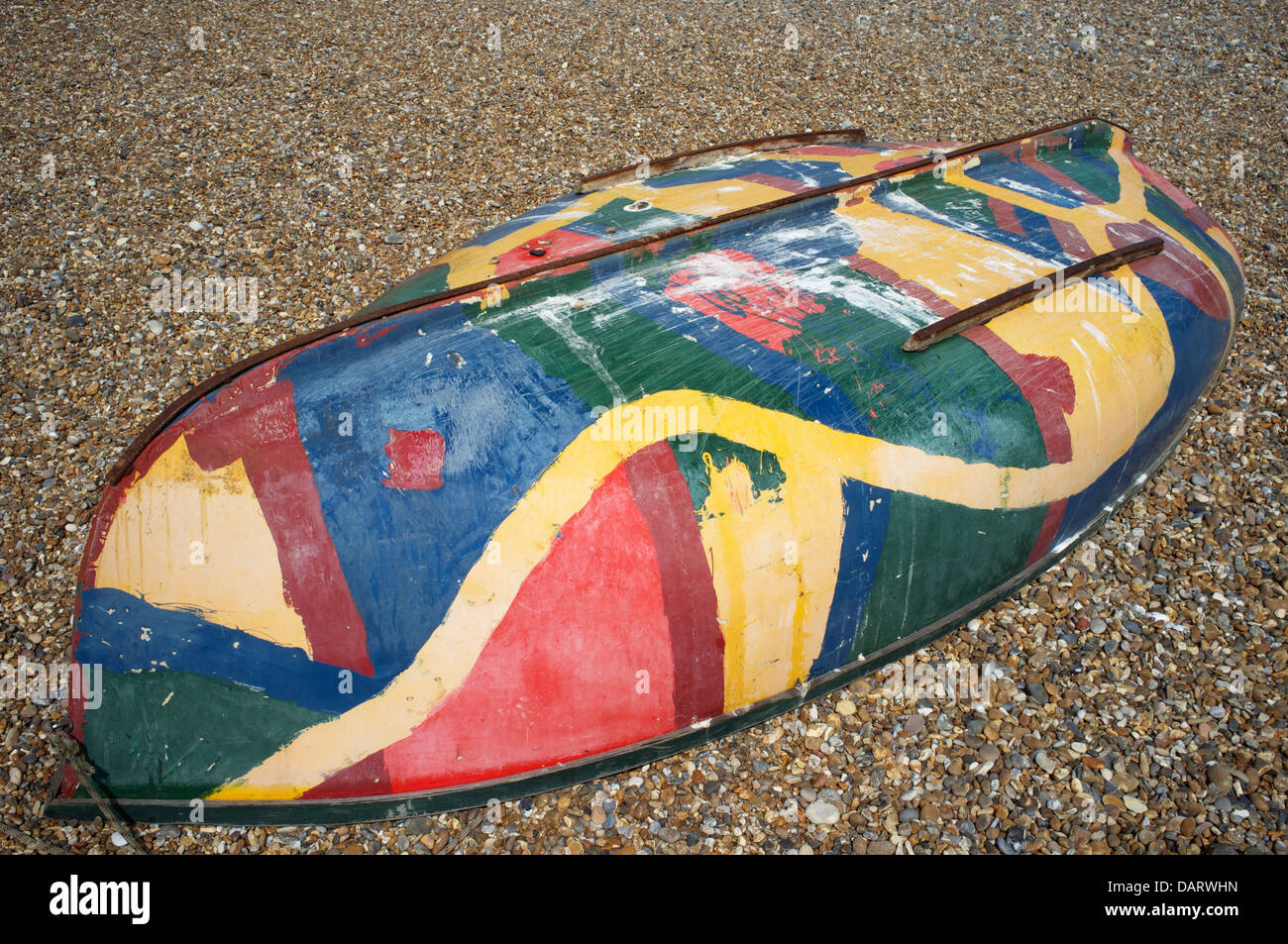 Bateau peint sur la plage d'Aldeburgh Banque D'Images