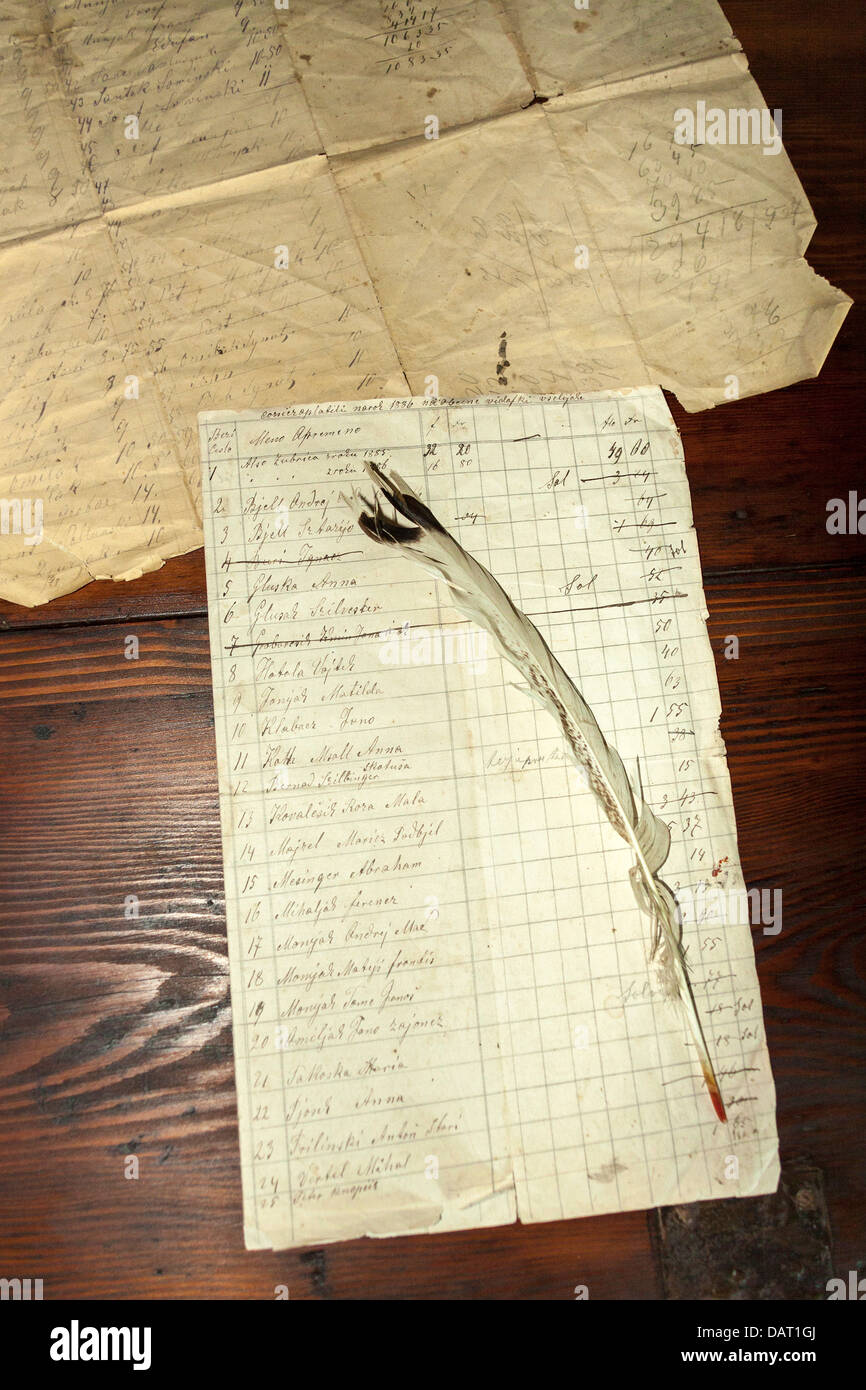 Lettre et Quill plume dans le Manoir Moniak dans le Parc Ethnographique Orava Zubrzyca Górna, Musée en Pologne Banque D'Images