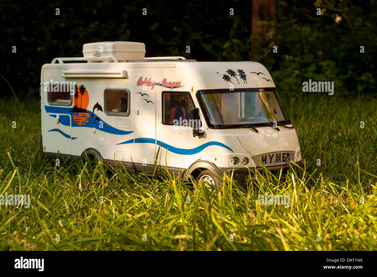 CAMPING CARS N°39 HYMER CARAVANE 3 ECHELLE 1/43 N° 39