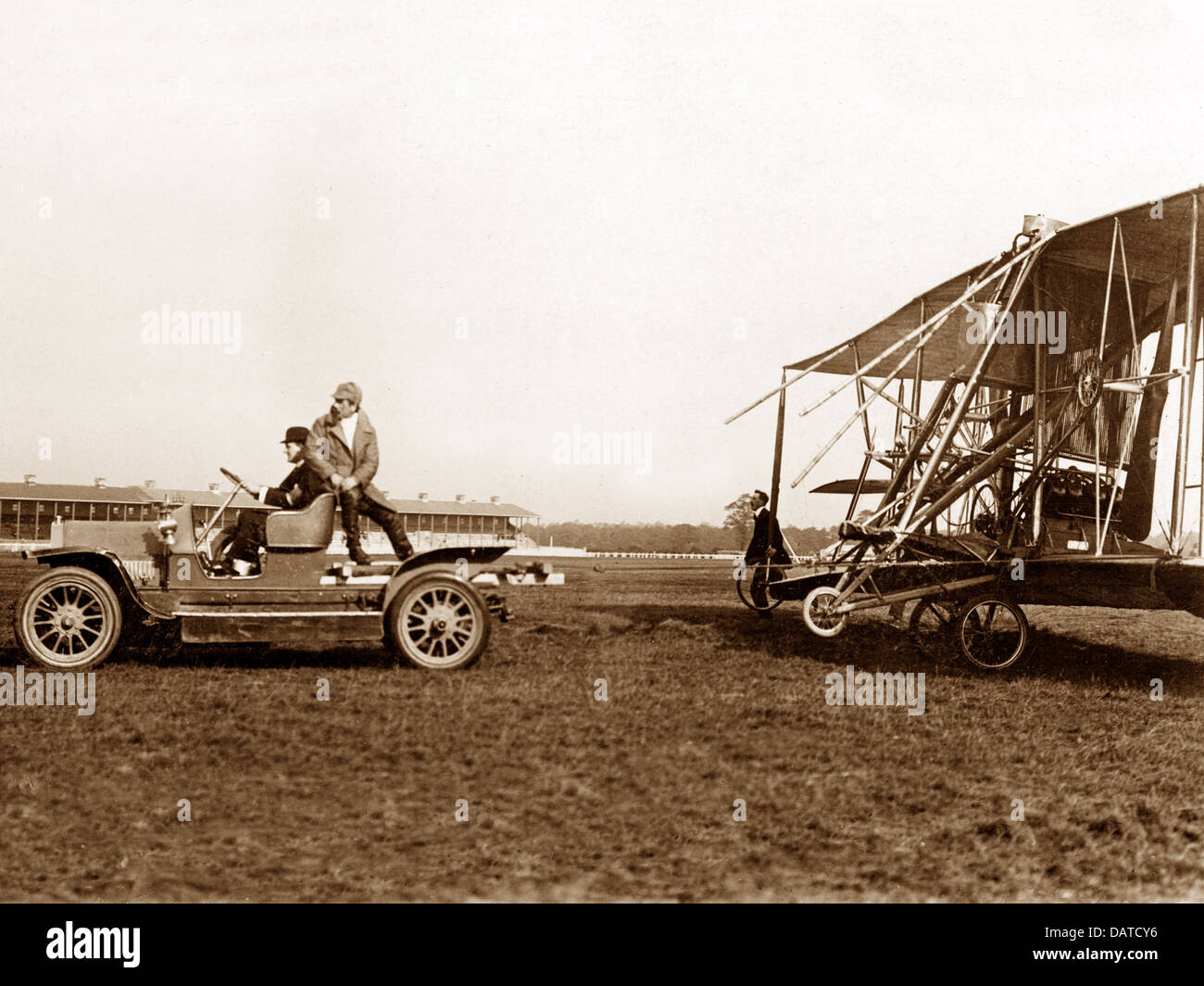 Doncaster Race Course Aviation Première réunion en octobre 1909 - Cody biplan endommagés. Banque D'Images