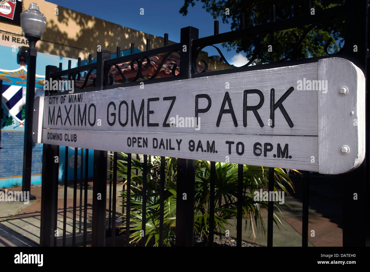 DOMINO MAXIMO GOMEZ PARK 8E RUE LITTLE HAVANA MIAMI FLORIDA USA Banque D'Images