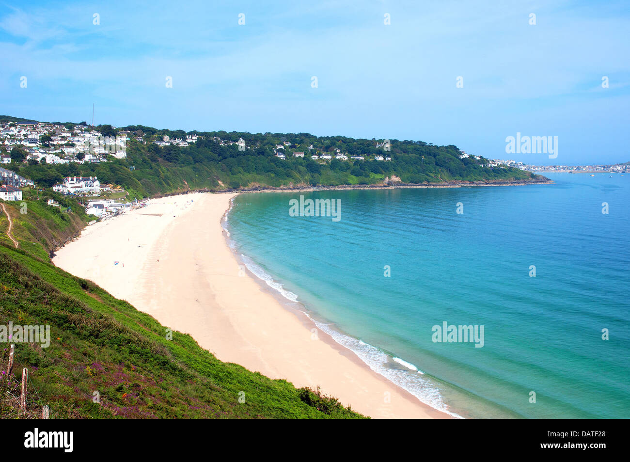 La plage isolée à Carbis Bay près de St.Ives à Cornwall, UK Banque D'Images