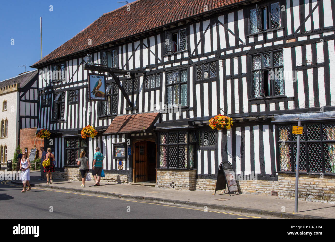 Le Falcon Public House à Stratford upon Avon Banque D'Images