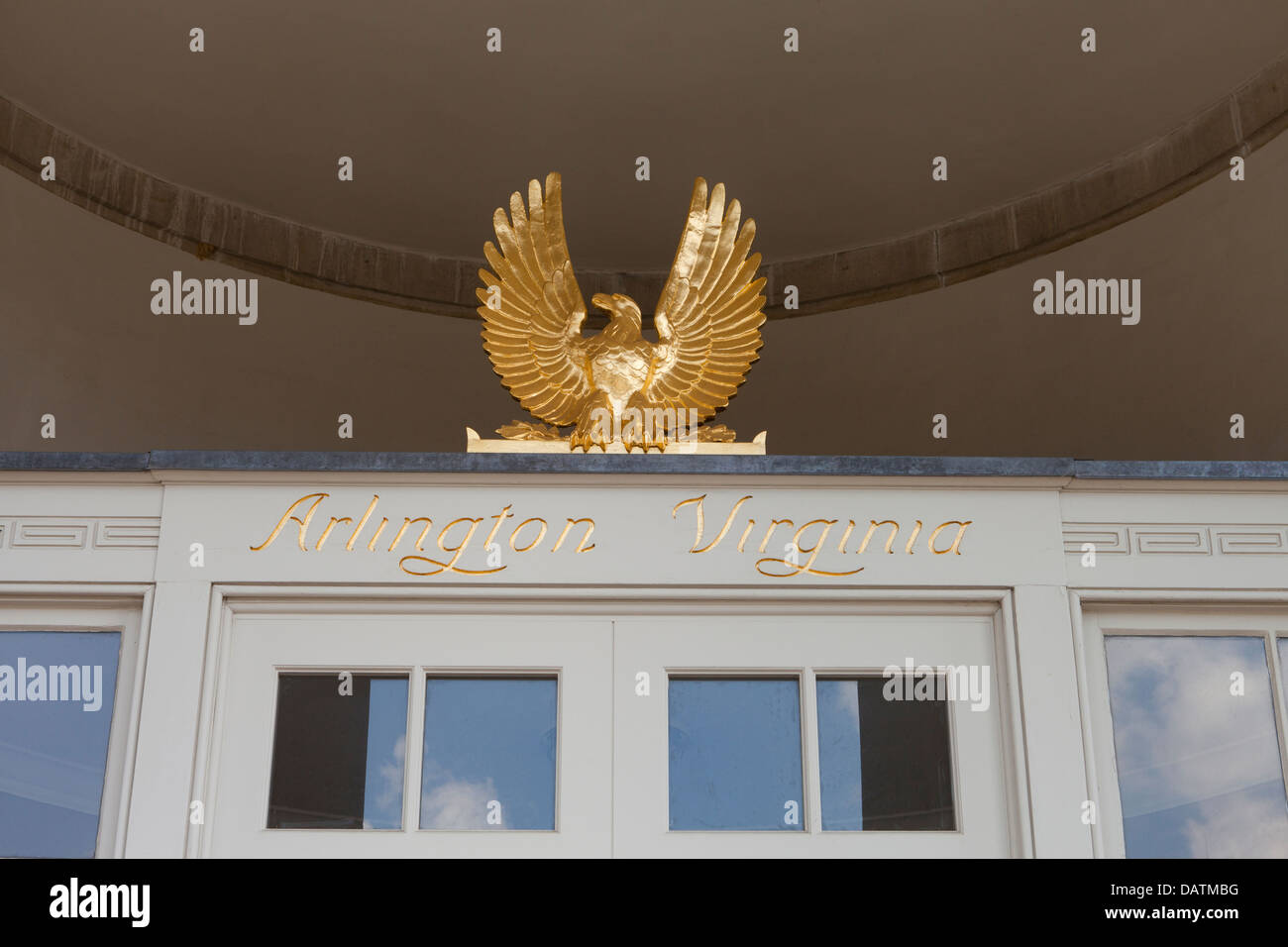 Golden Eagle sculpture à l'US Post Office - Arlington, Virginia Banque D'Images