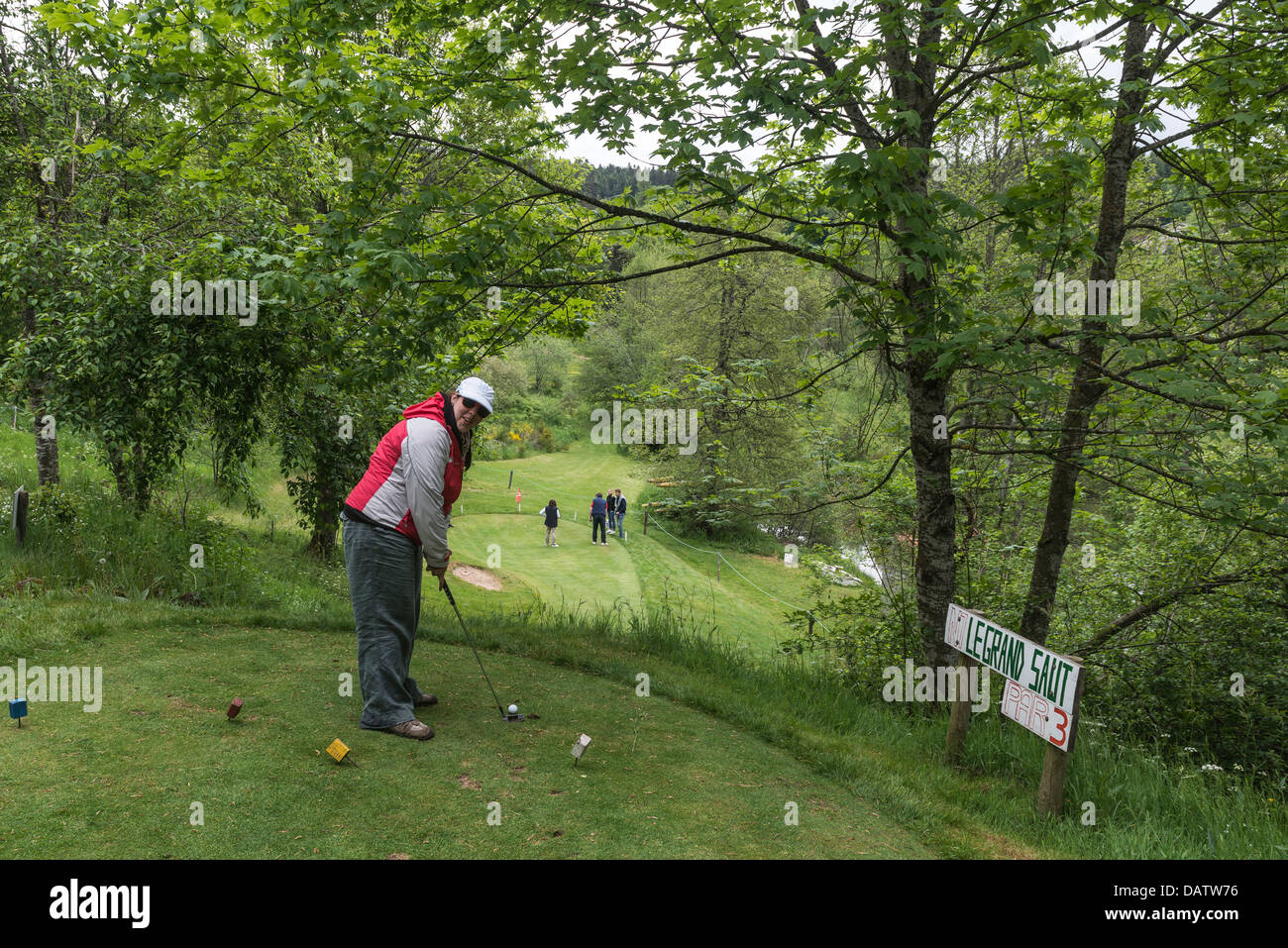 Mini golf putting golfer route du mazel Banque de photographies et d'images  à haute résolution - Alamy