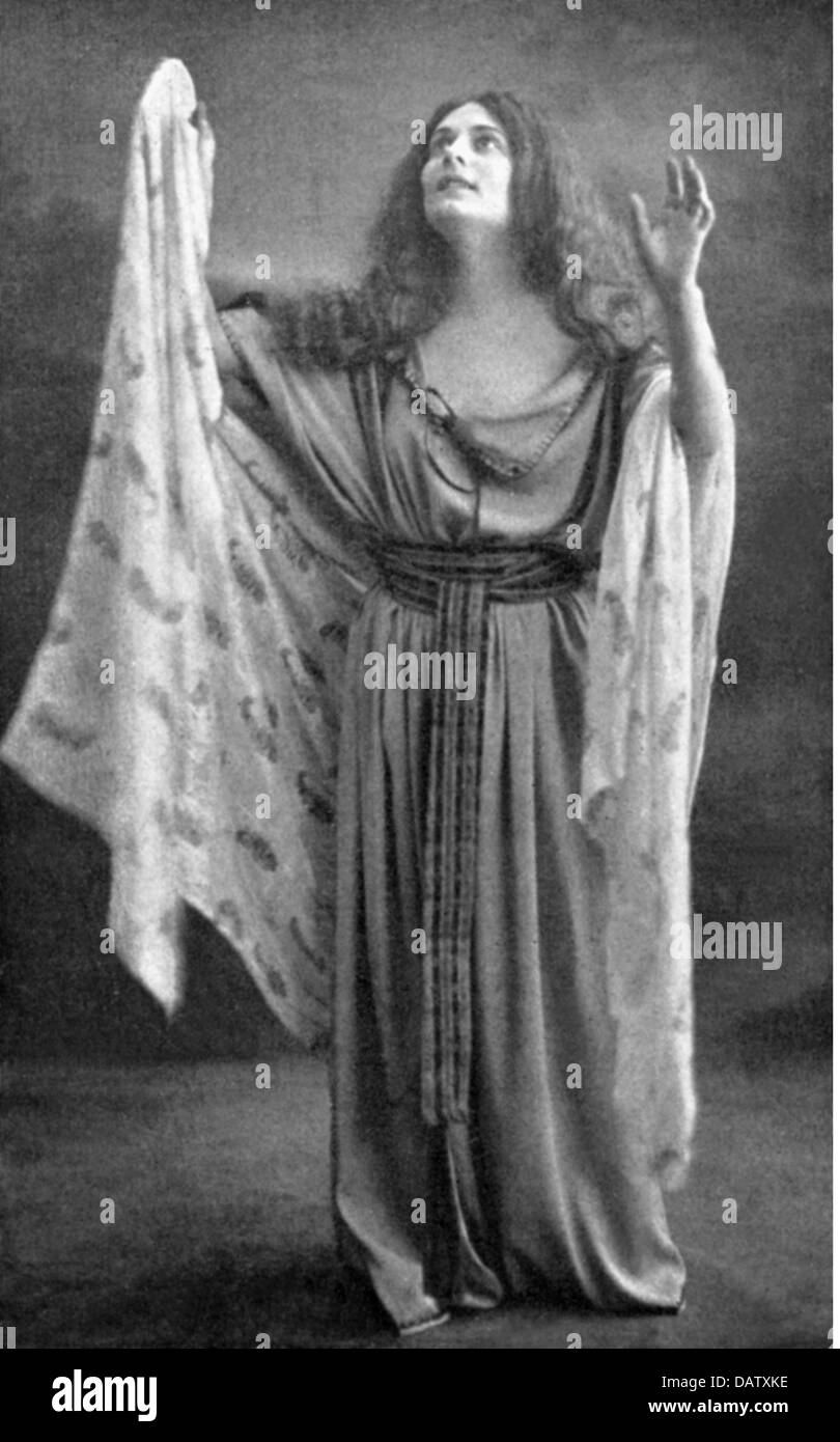 Orloff, Ida, 16.2.1889 - 9.4.1945, actrice allemande, pleine longueur, comme Gersuind dans 'Kaiser Karls Geisel', vers 1910, Banque D'Images