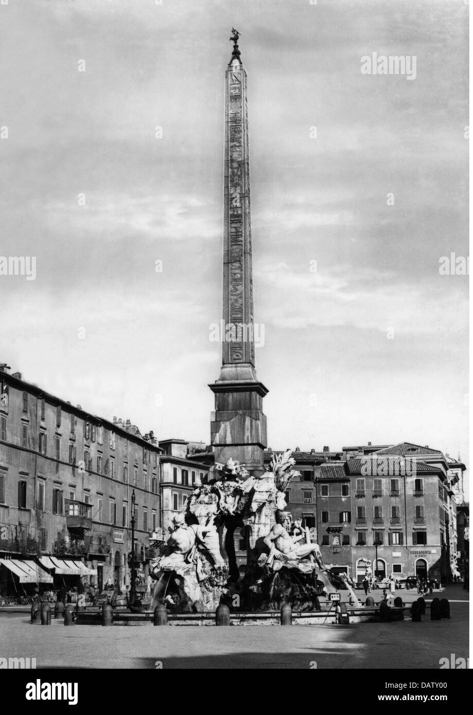 Géographie / Voyage, Italie, Rome, places, Piazza Navona, Fontana dei Quattro Fiumi, carte postale, postmarked 1956, droits supplémentaires-Clearences-non disponible Banque D'Images