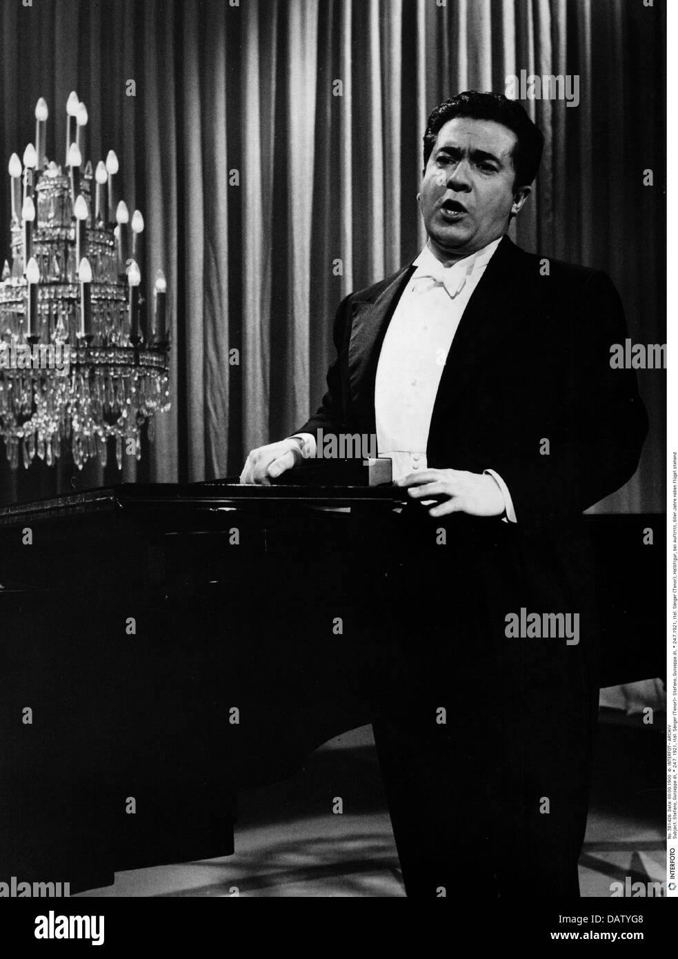 Stefano, Giuseppe Di, 24.7.1921 - 3.3.2008, chanteur italien (ténor opérique), demi-longueur, pendant le spectacle, 1960, Banque D'Images