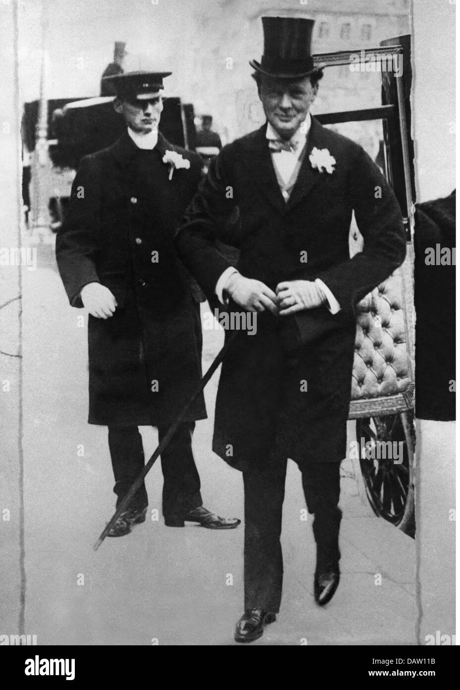 Churchill, Winston Spencer, 30.11.1874 - 24.1.1965, politicien britannique (cons.), sur le chemin du mariage avec Clementine Hozier, Saint Margaret's, Westminster, London, 12.9.1908, Banque D'Images