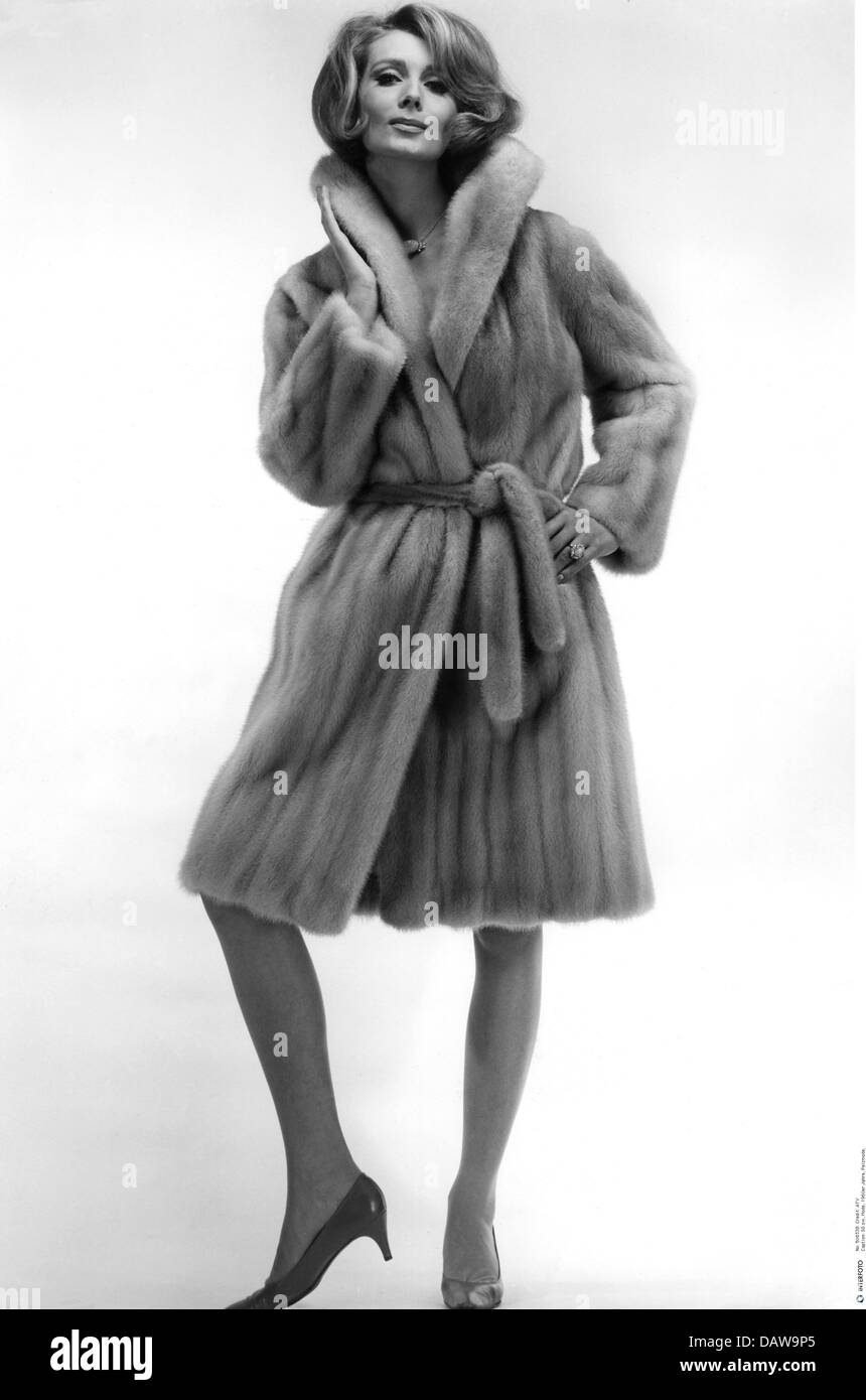 Mode, années 1960, manteaux de fourrure, femme en manteau de vison, par Gerson, Emba Nerz, droits additionnels-Clearences-non disponible Banque D'Images