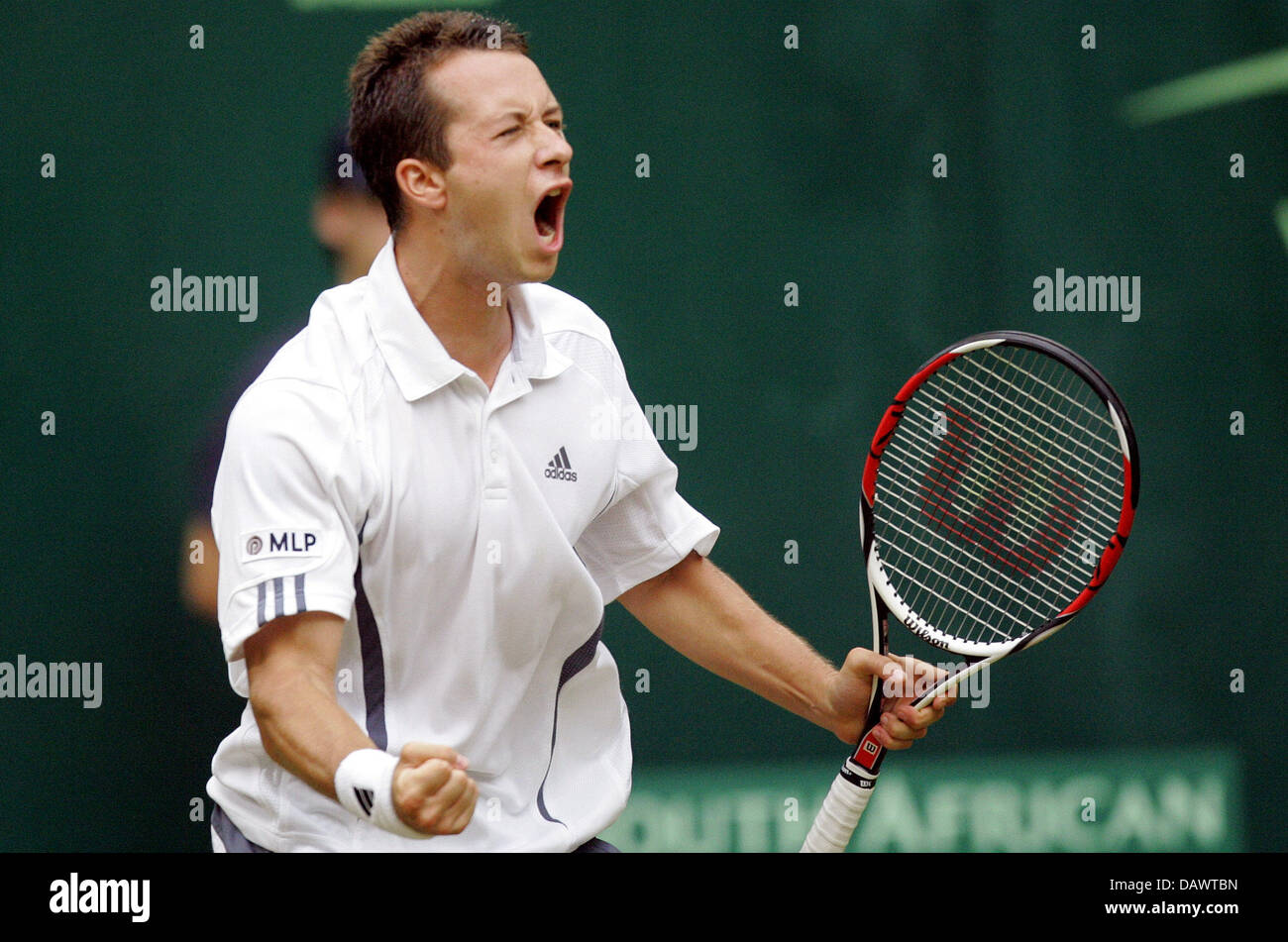 Tennis pro allemand de commentaires cheers gagner son quart de finale match contre James Blake nous ensemencée à la 15e Gerry Weber Open de Halle/Westfalia, Allemagne, 15 juin 2007. Commentaires bat Blake 6-4, 6-3. Photo : Bernd Thissen Banque D'Images