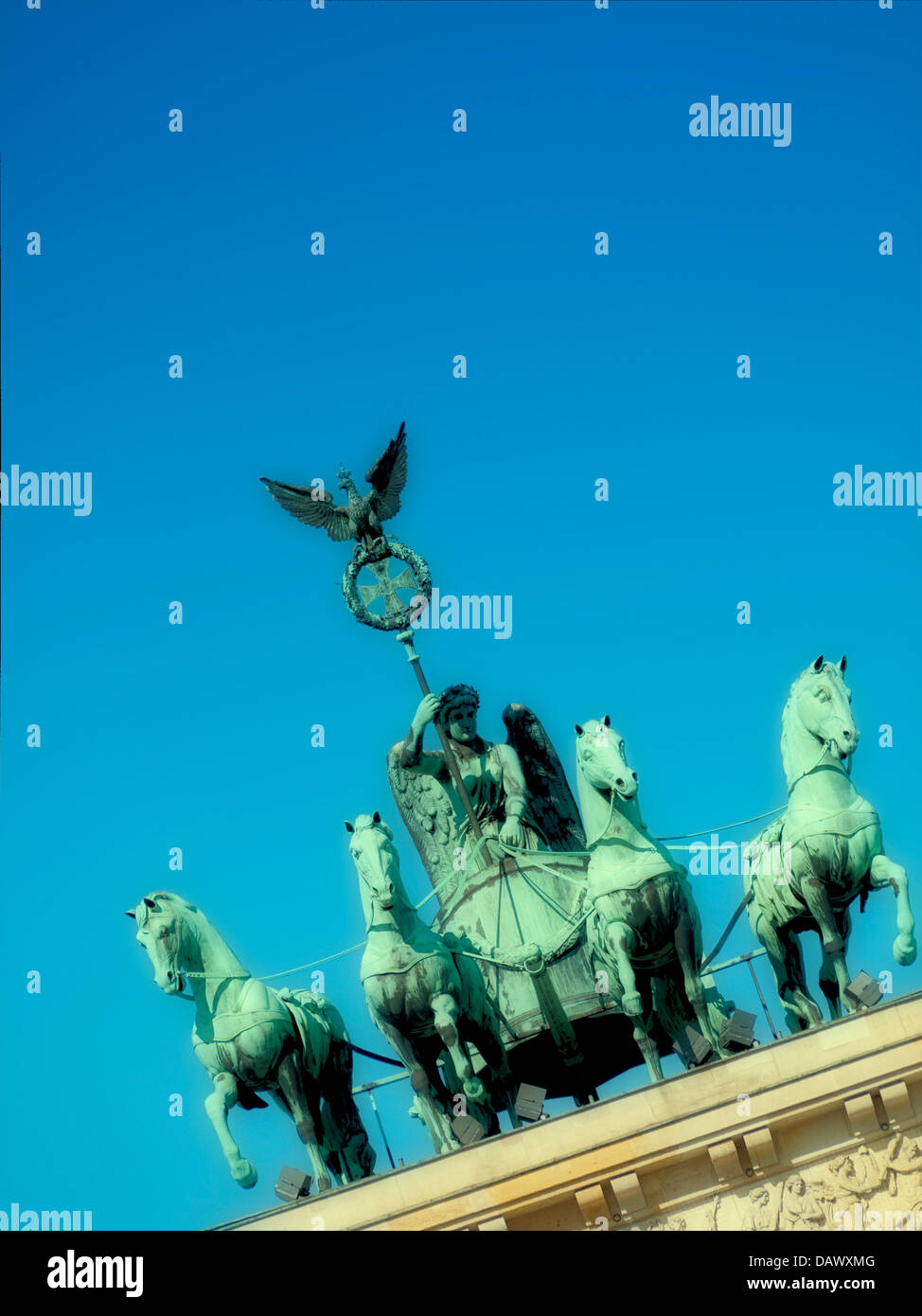 Détail de Quadriga statue sur le dessus de la porte de Brandebourg à Berlin Allemagne Banque D'Images