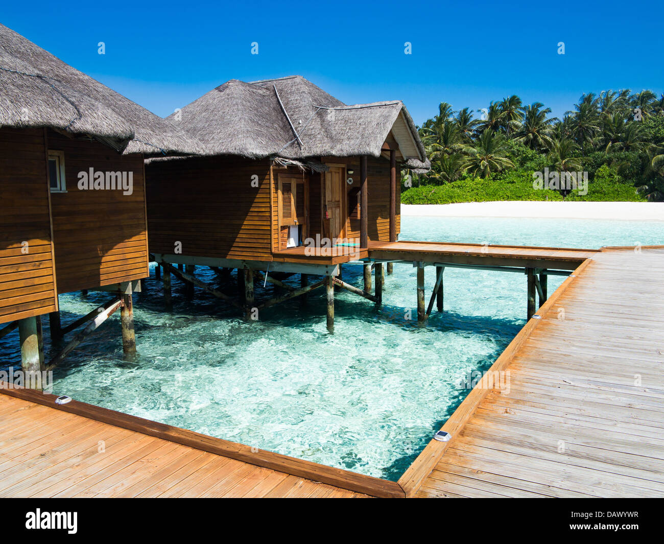 Paradis de vacances au-dessus de la mer, aux Maldives Banque D'Images