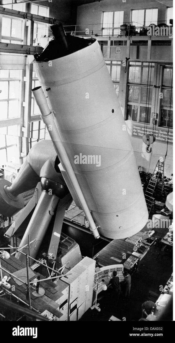 Géographie / voyage, Allemagne de l'est, industrie optique, VEB Carl Zeiss Jena, télescope réfléchissant pour l'observatoire du Mont Terskol, montagnes du Caucase, URSS, octobre 1965, droits additionnels-Clearences-non disponible Banque D'Images