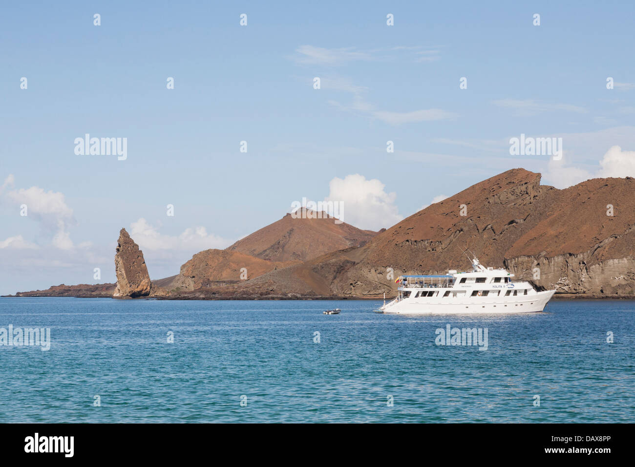 Pinnacle Rock, vu de l'île de Santiago, Sullivan Bay, l'île de Santiago, îles Galapagos, Equateur Banque D'Images